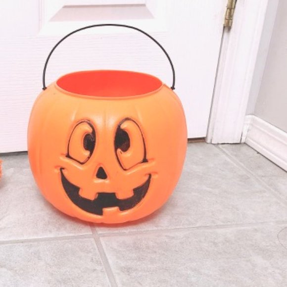 🎃 NEW Halloween Pumpkin Basket - Picture 2 of 2